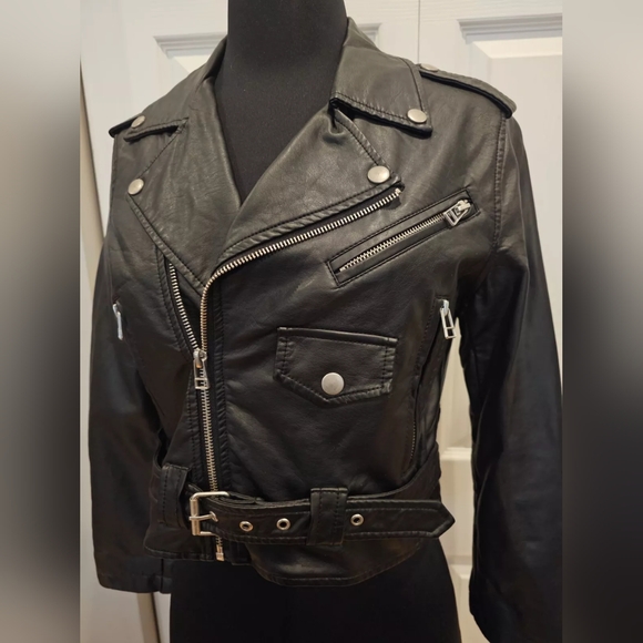 Hot Topic punk Goth Faux Leather Motorcycle Black Cropped belted Jacket Coat S - Picture 4 of 8